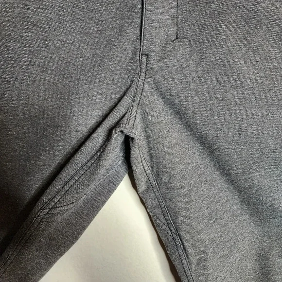 Lululemon Grey Tech Canvas ABC pants. Men's size 30×33.